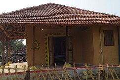 Imli Home Stay, Parasia