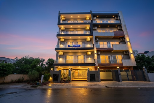 FabHotel Comfort N Stay - Huda City Centre Metro