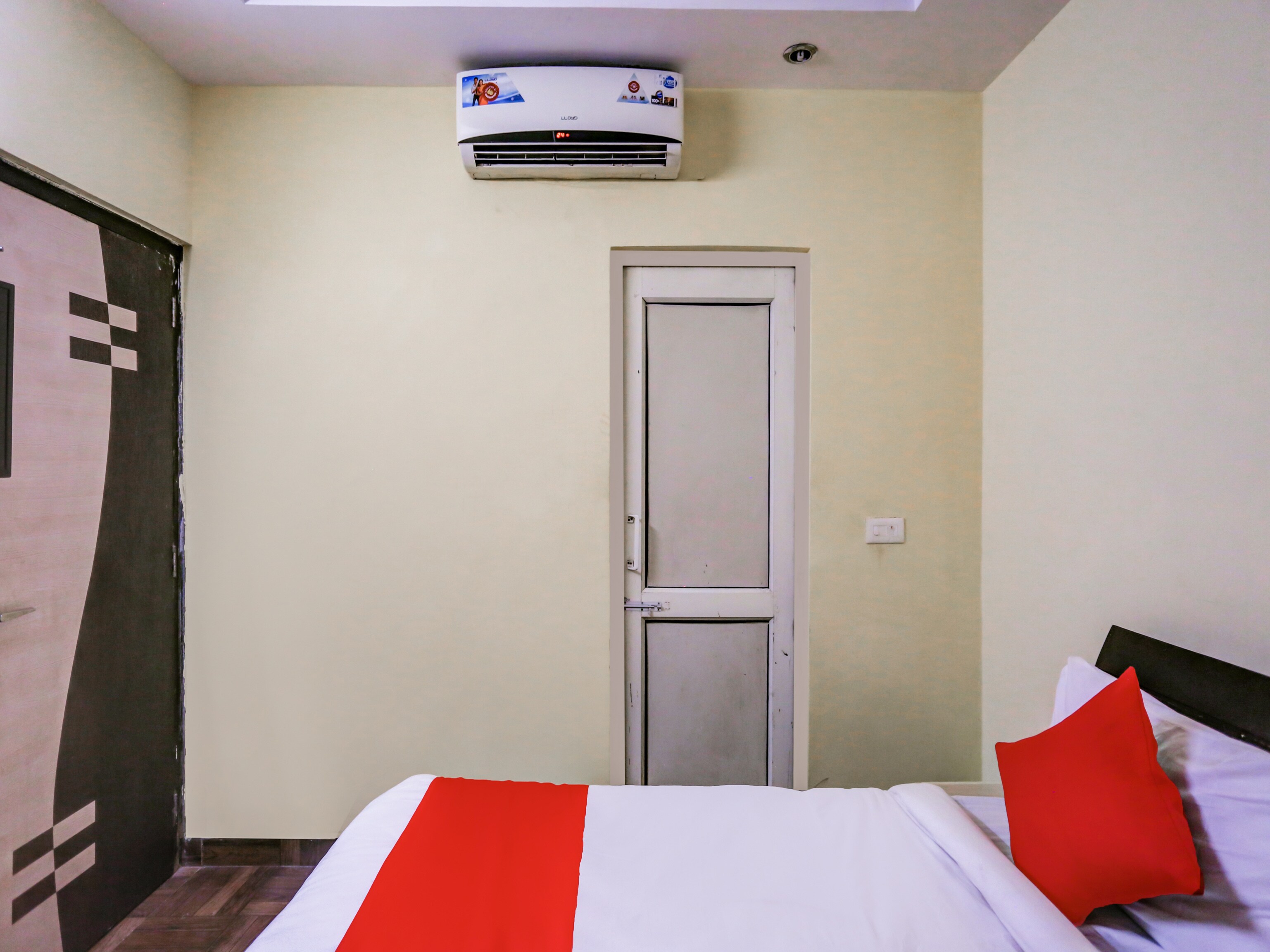 Hotel O Ashish Residency - Tap to explore photos