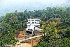The Drizzle Stays Munnar, Munnar
