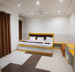 Basic triple room