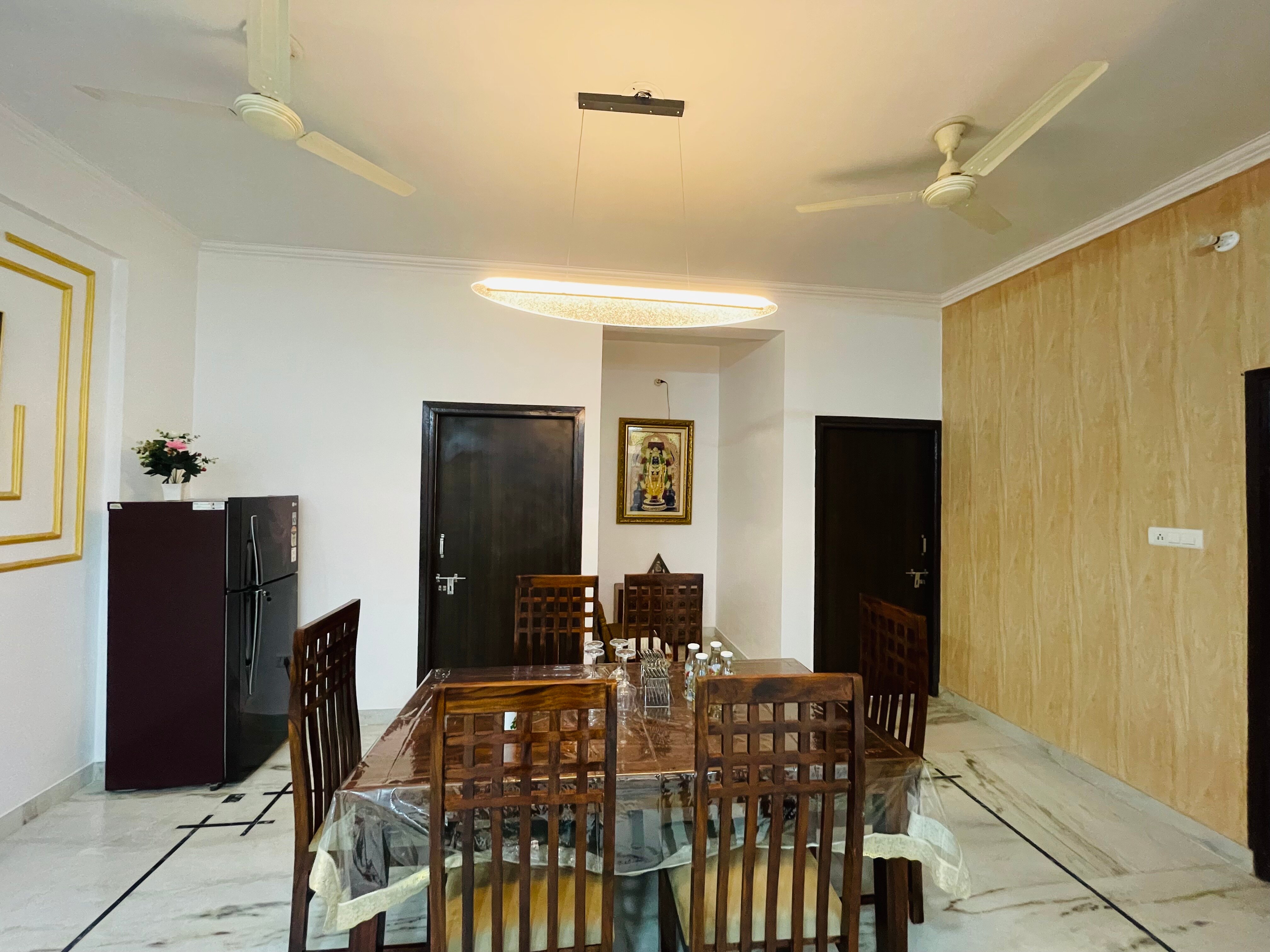 Stylish Airy, 2 bhk Apartment - Tap to explore photos