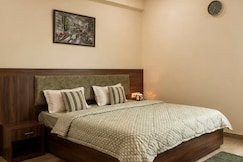 Golden Hours Cozy Retreat in Tapovan, Rishikesh