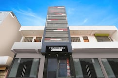 Super Townhouse Jagatpura Railway Station Formerly Hotel Buddhi, Jaipur