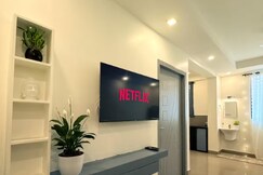 Crest By Irishighes, Thrissur