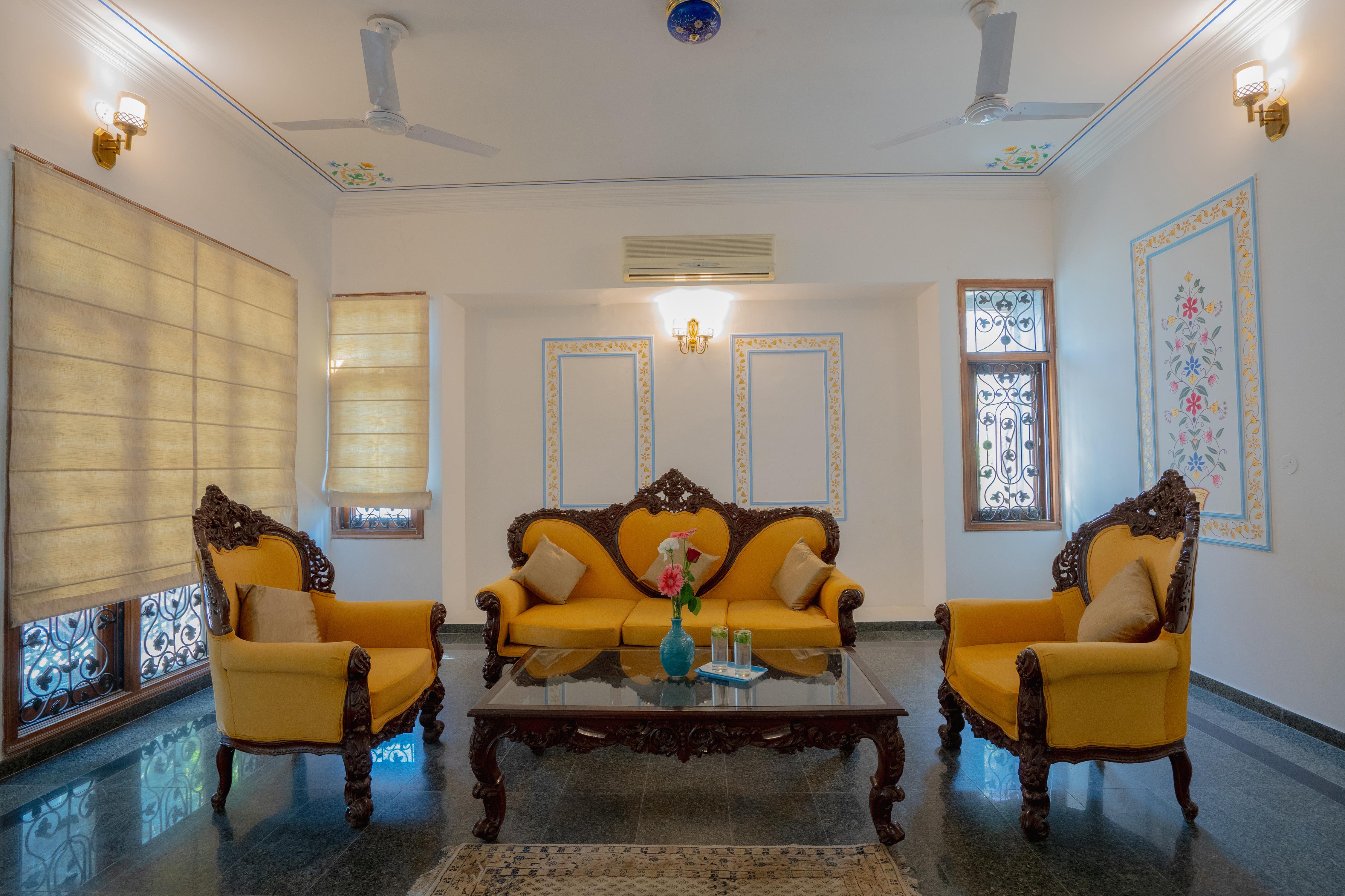 The Palace - A 6 Room villa with bathtubs , jacuzzi and a garden - Tap to explore photos