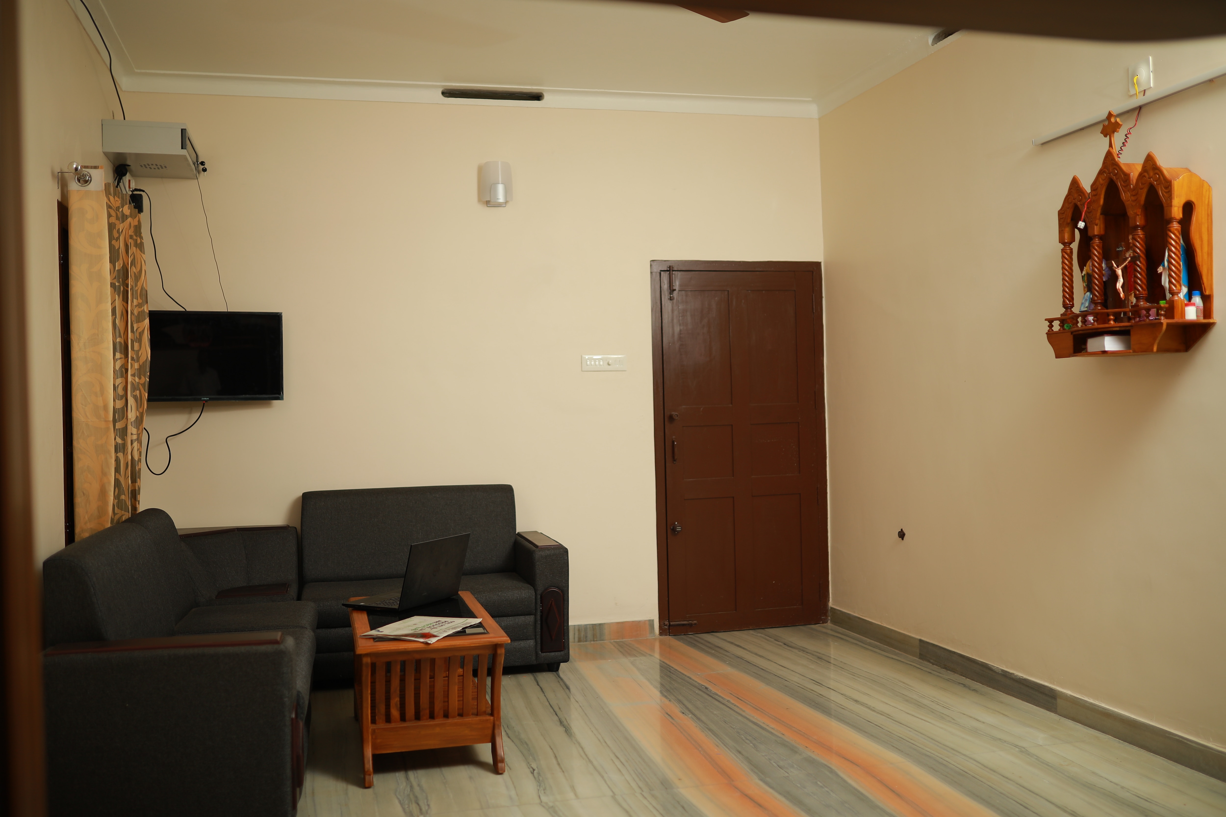 Thrissur Homestay | Rooms & Wi-Fi - Tap to explore photos