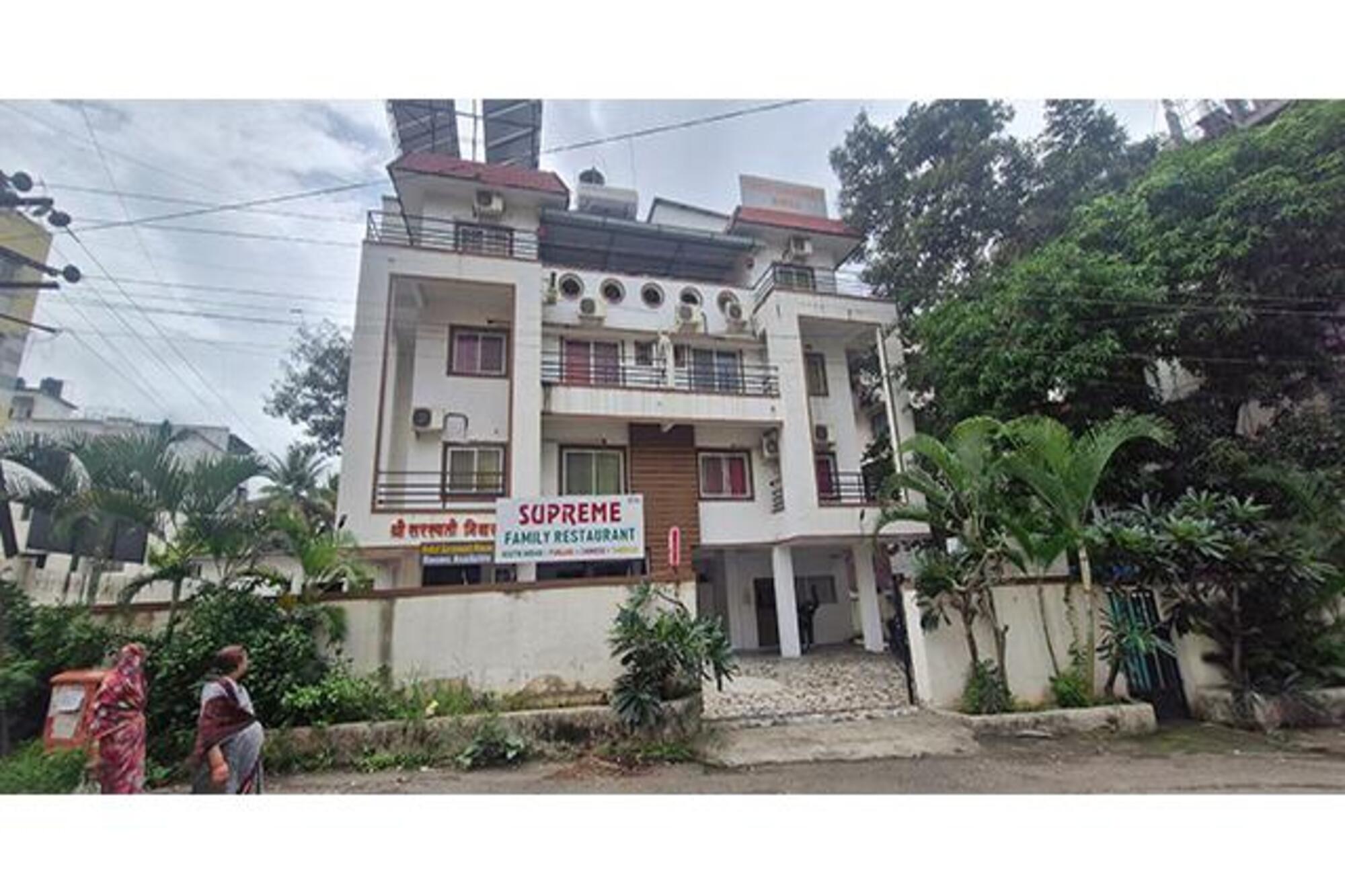 FabHotel Saraswati Niwas - Tap to explore photos