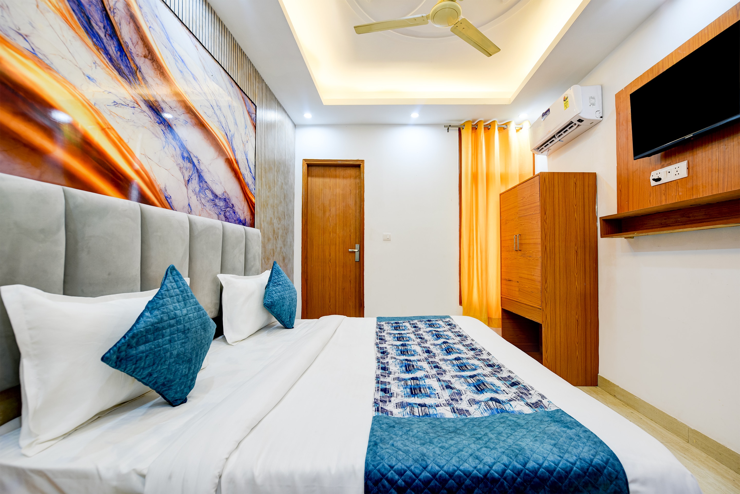 Hotel Luck Residency @Delhi Airport - Tap to explore photos