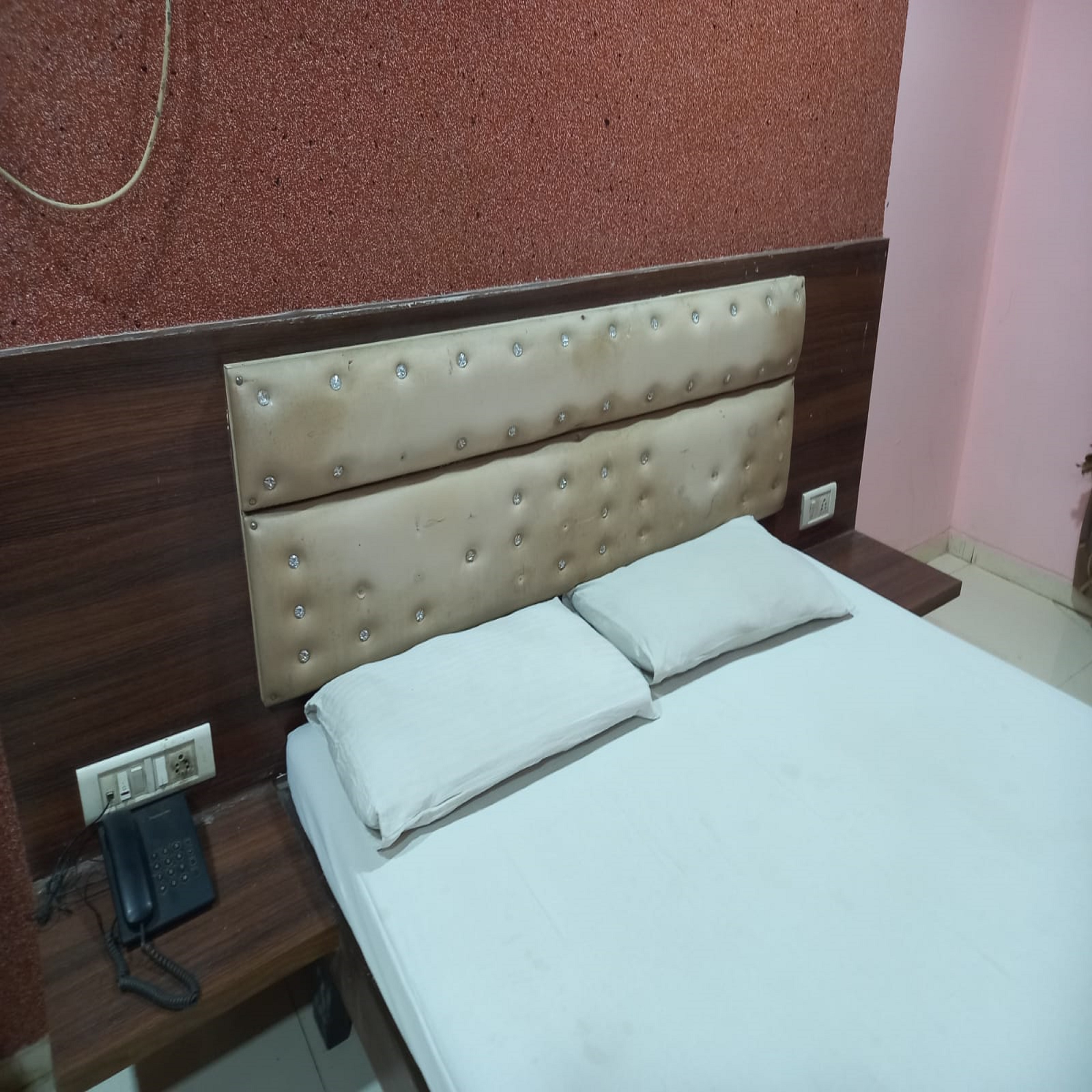 Shree Datta Inn - Tap to explore photos