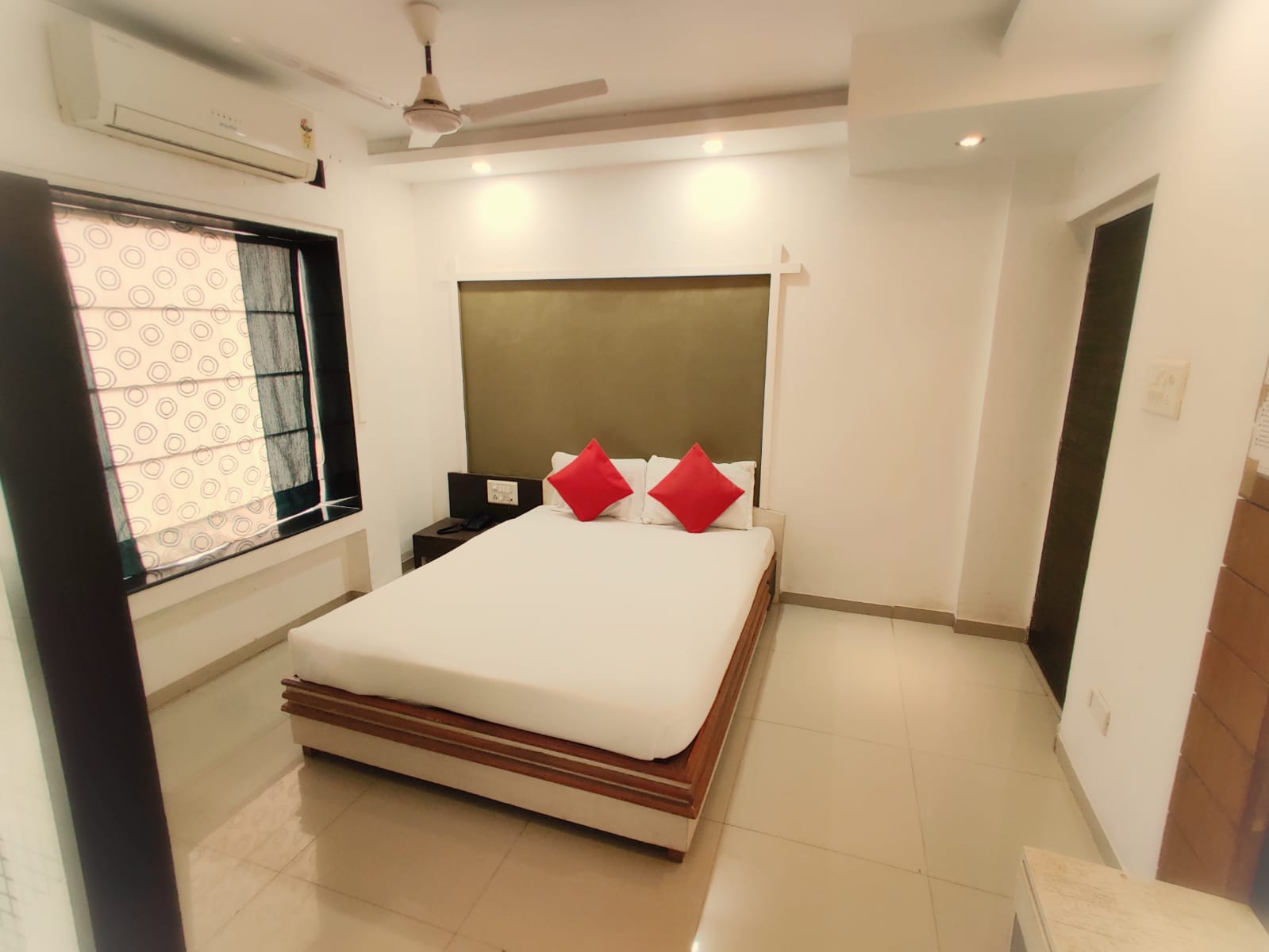 Deluxe Non Ac Room 1
