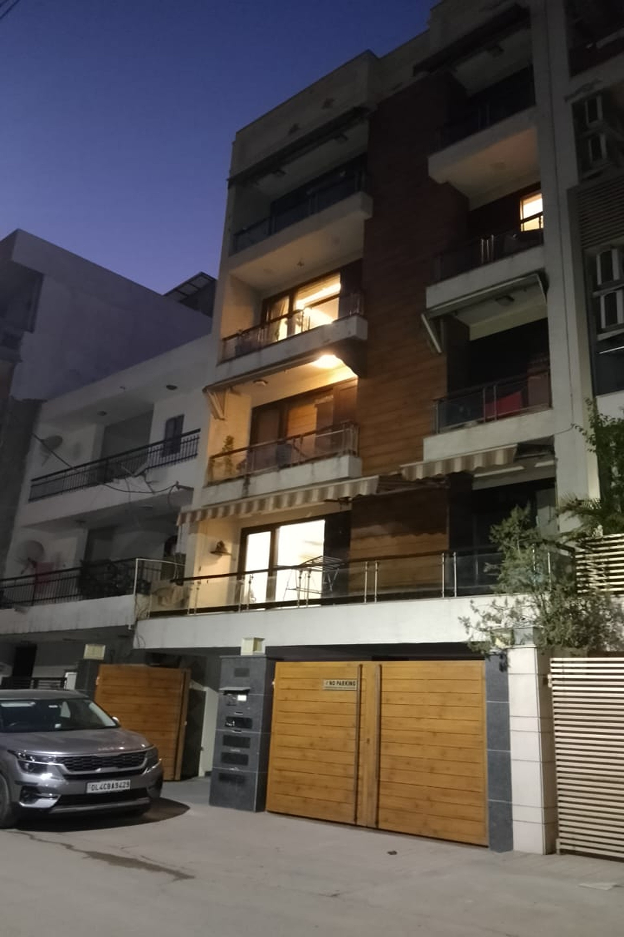 Greenleaf Apartment and Suites Greater Kailash 1 - Tap to explore photos