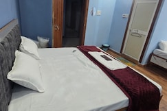 Om galaxy home stay, Ujjain