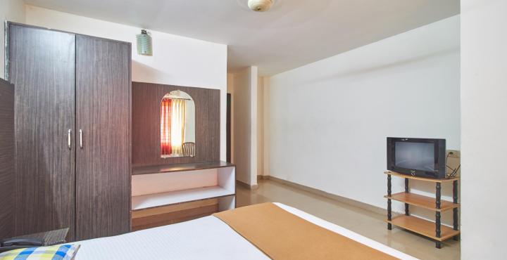 Hotel Aruna International - Tap to explore photos
