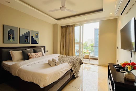 BluO 1BHK Suite - Balcony, Lift, Gym, Parking