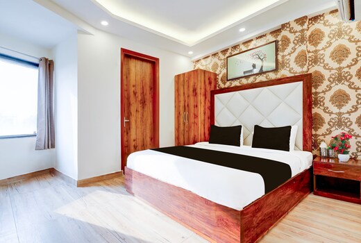 SHREE JII LUXURY HOTEL