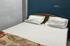 Chandra Home Stay, Rishikesh