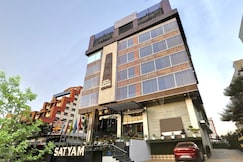 Hotel Apollo Grand (G.S.Road), Guwahati