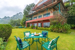 StayVista at Mist @ Ludlow House, Kasauli
