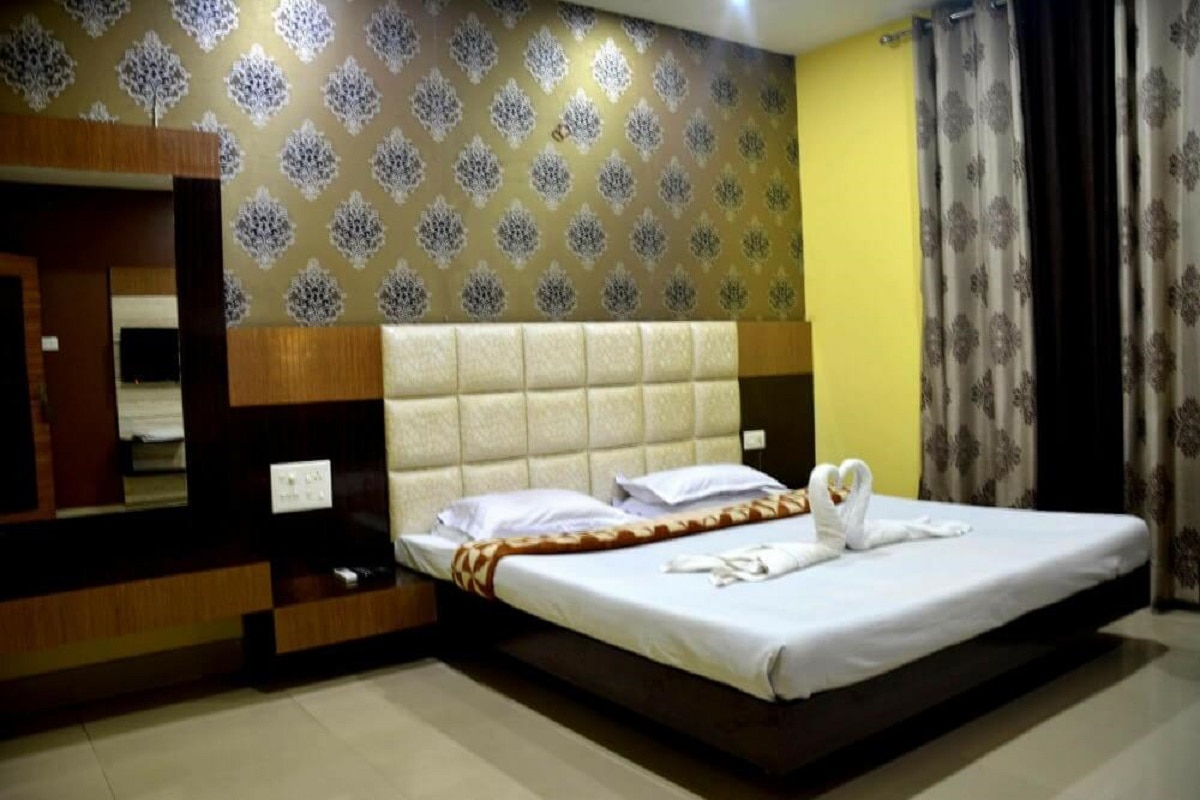 Hotel Madhuban - Tap to explore photos