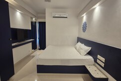 BLEU BY NIRVANA, Mahabalipuram