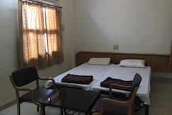 Hotel Shiv Residency, Akluj