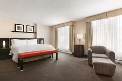 Embassy Suites Montr?al by Hilton, Champlain