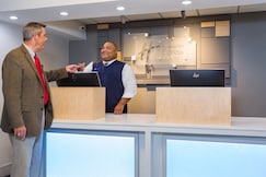 Holiday Inn Express & Suites Wilmington-University Center, Pender