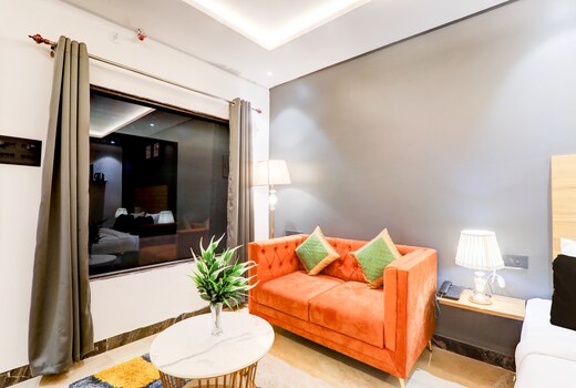 Super Hotel O Golden Tulip