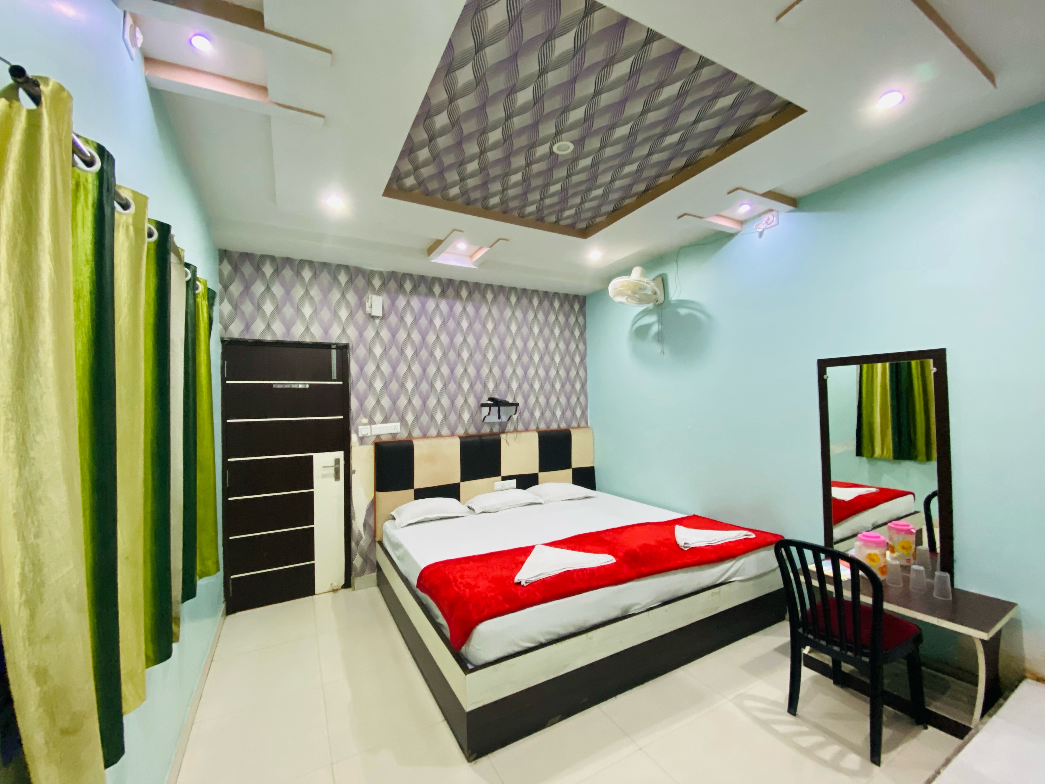 Hotel Basant Vihar International - Tap to explore photos