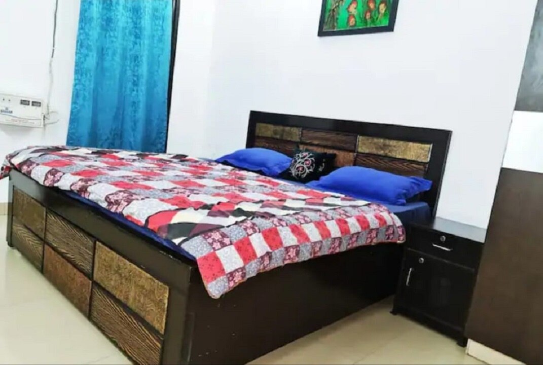 EAST OF KAILASH,3BR,PARKING,40Mbps,WASHER,KITCHEN - Tap to explore photos