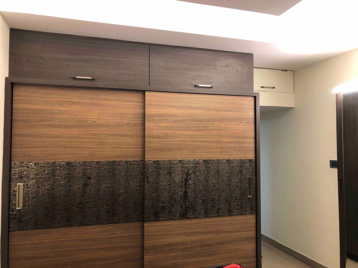Fully Furnished Service Apt Off Bannerghatta road - Tap to explore photos