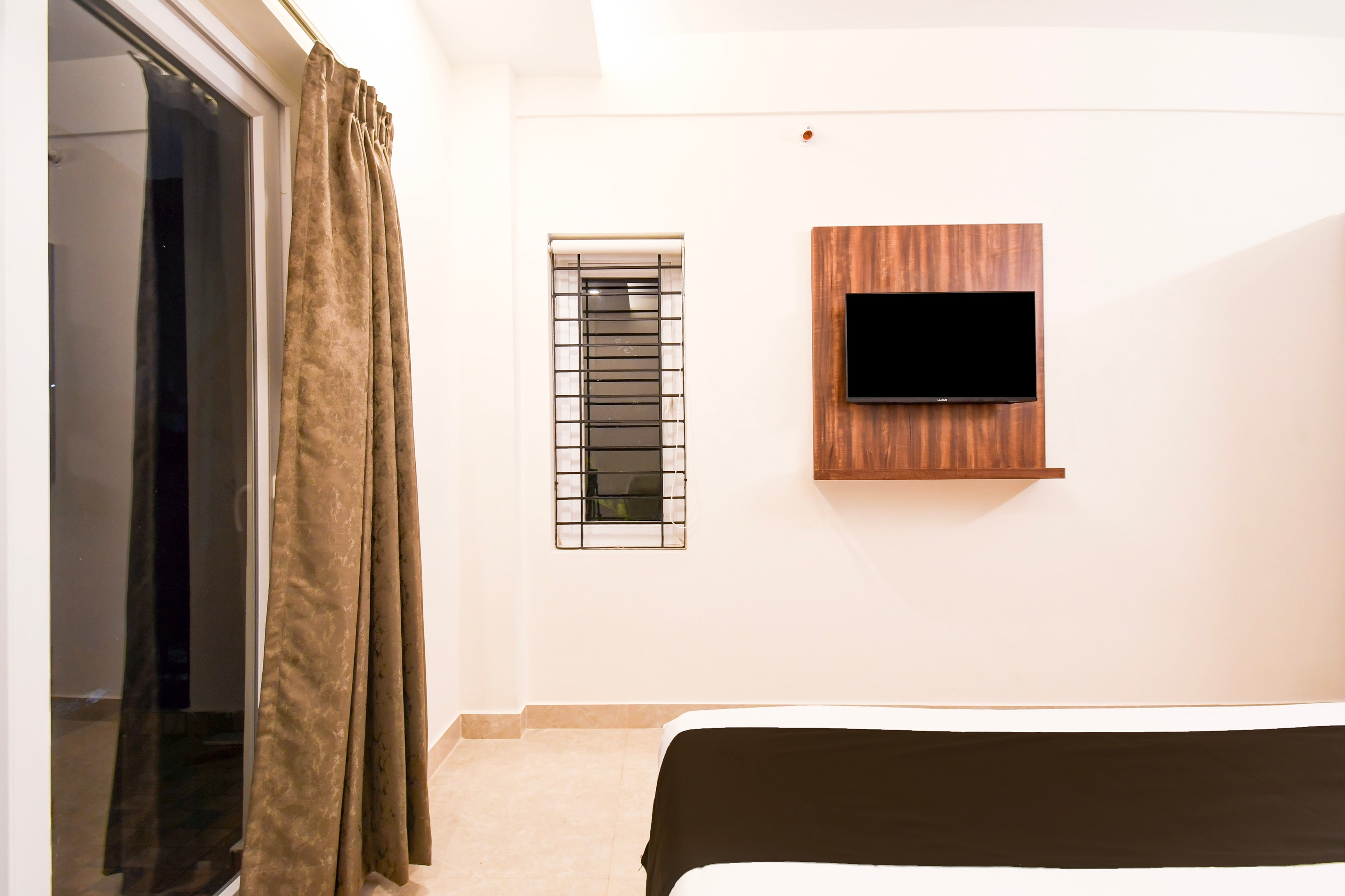Super Hotel O GAJAPATI PREMIUM - Tap to explore photos
