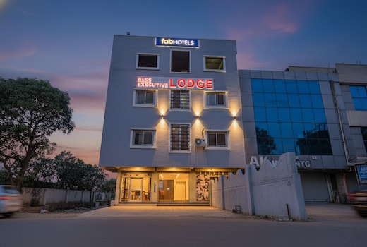 FabHotel Bliss Executive - shaniwar wada