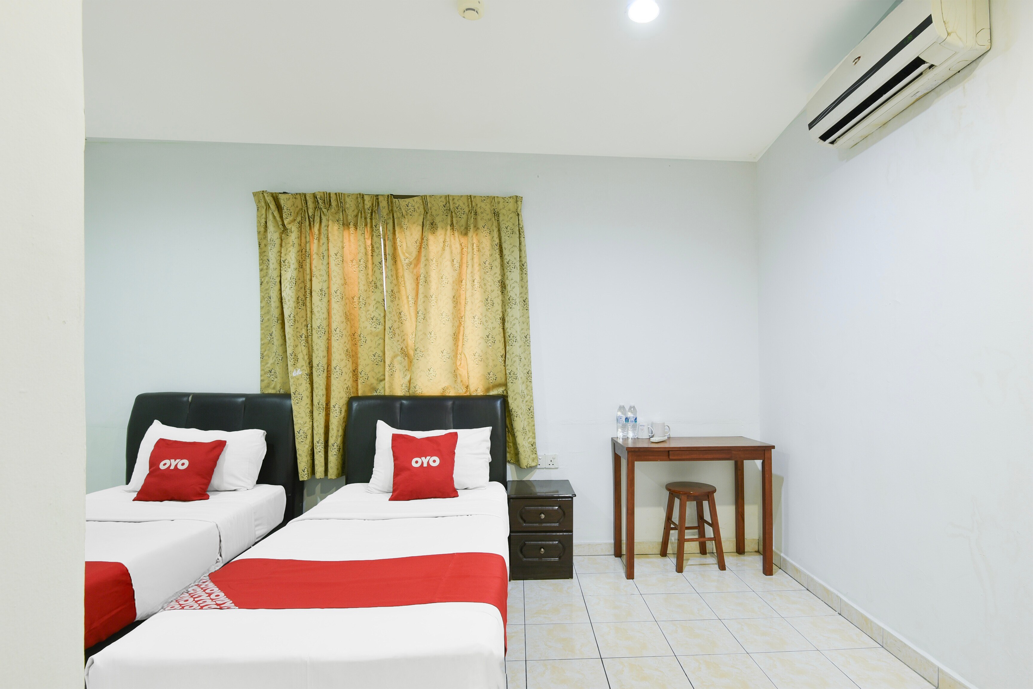 Hotel O KB Near Siti Khadijah Market Formerly KB 7 Days - Tap to explore photos