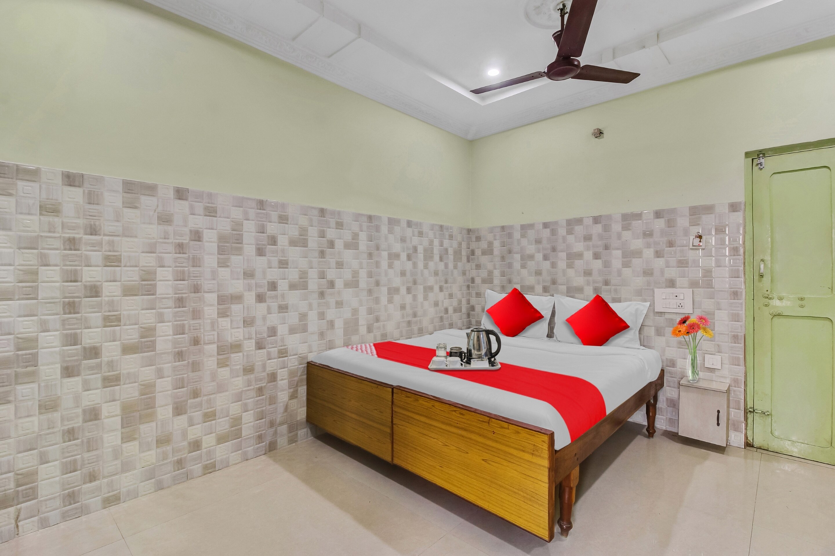 Super Hotel O Sridhar - Tap to explore photos
