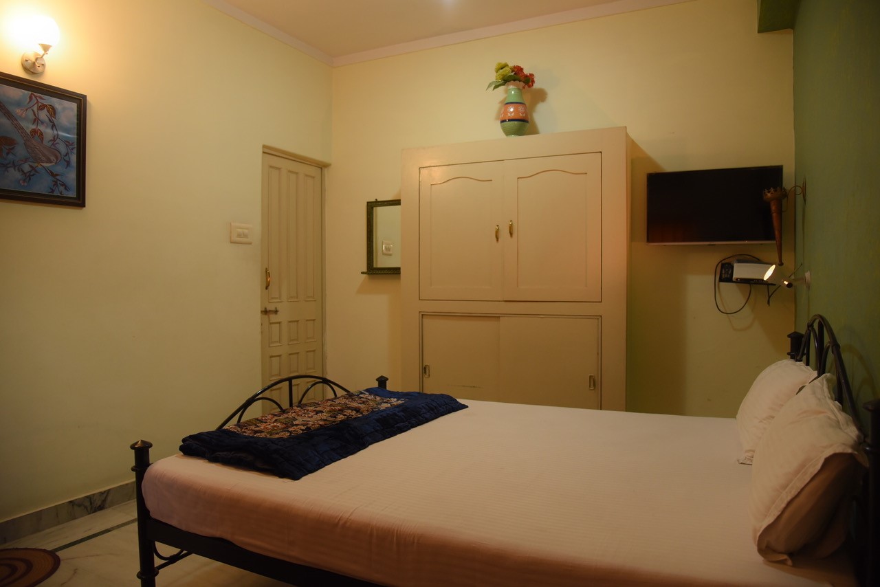 Rukkmani Guest House - Tap to explore photos