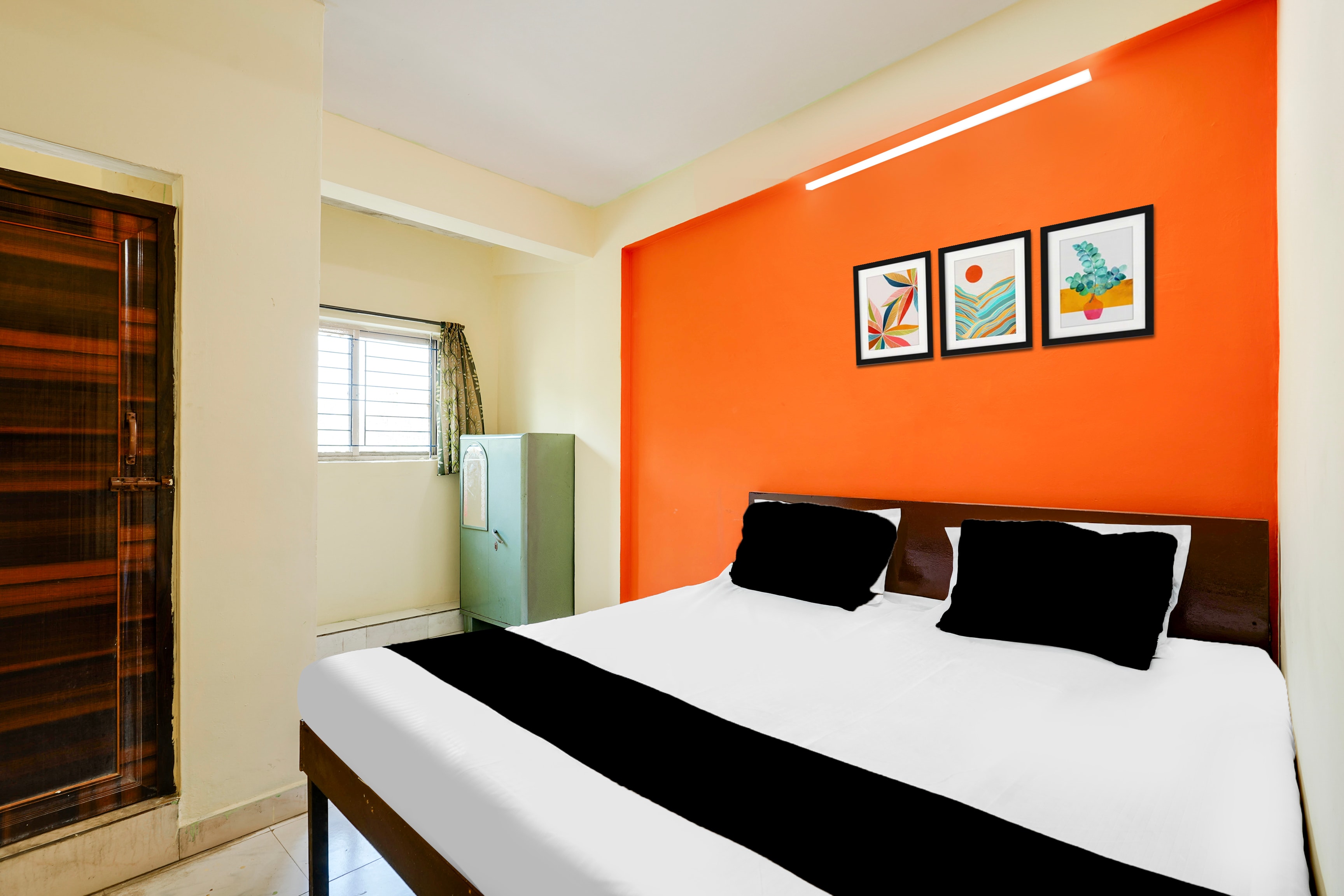 Townhouse Marathahalli KLM Fashion Mall Formerly Hotel Avenue - Tap to explore photos