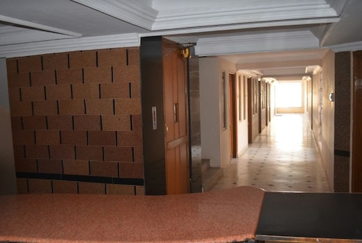 Hotel Decent