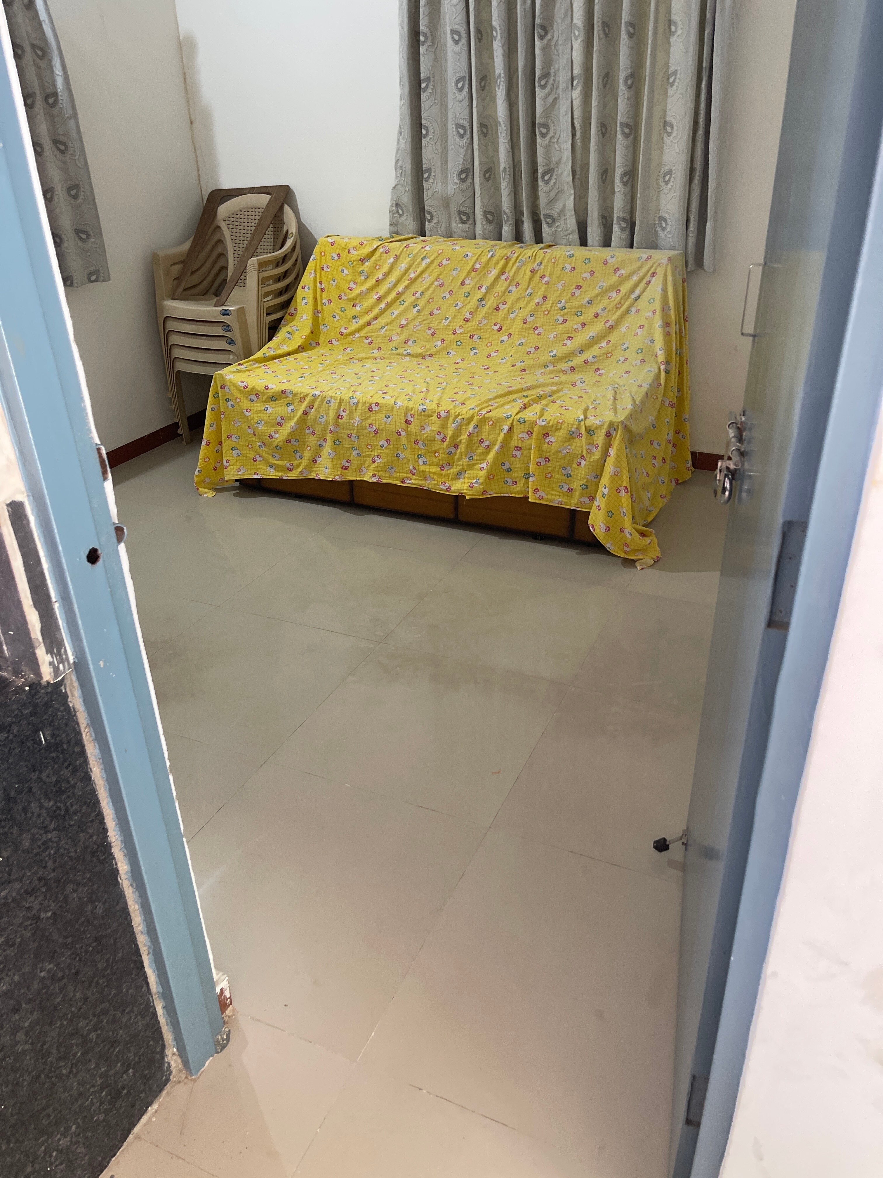 Hotel home stay shiv garden - Tap to explore photos
