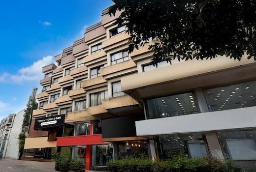 Super Townhouse Oak Sinhgad Road Crossway Formerly Popular Hotel