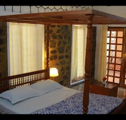 Double bed room with extra bed