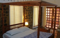 Double bed room with extra bed