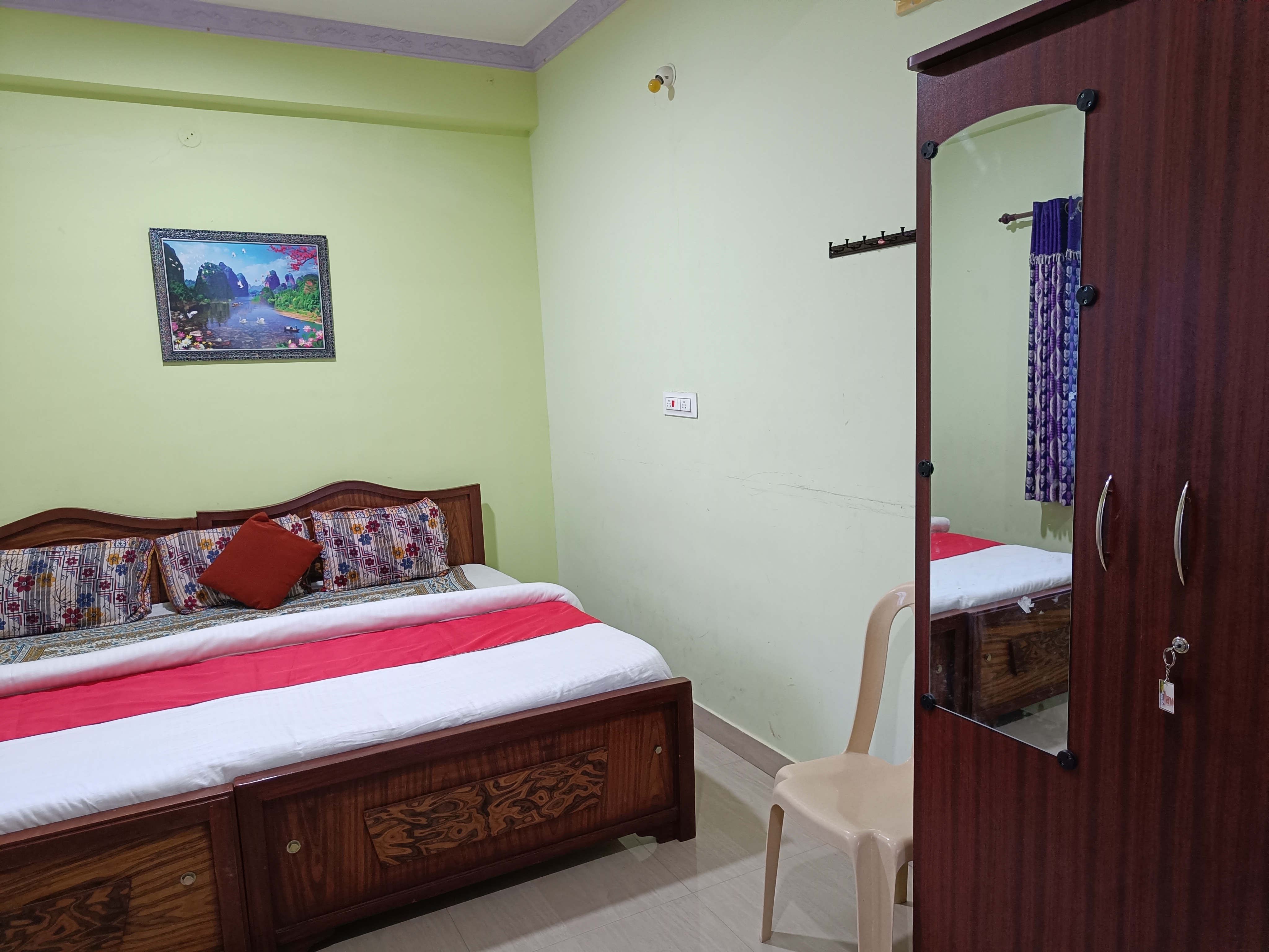 MKT Guest House - Tap to explore photos