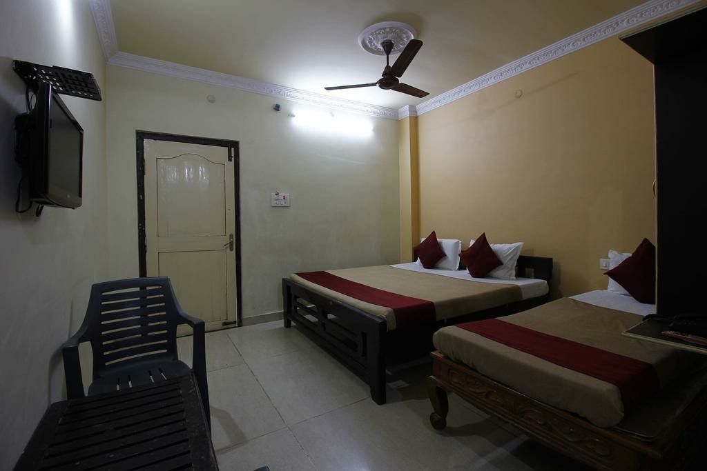 LAXMI VENKATESWARA HOTEL - Tap to explore photos
