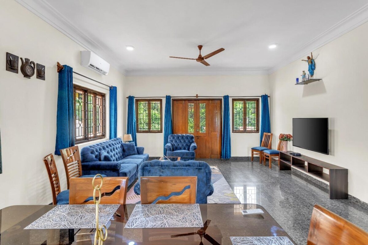 4 BHk Privat Pool Villa Near Candolim & Casino - Tap to explore photos