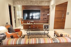 Luxurious 3 BHK on Sherly Rajan Rd Bandra West, Mumbai