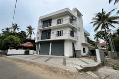 Pavithra 2BH Apartment | 500m from Guruvayur Temple, Ponnani