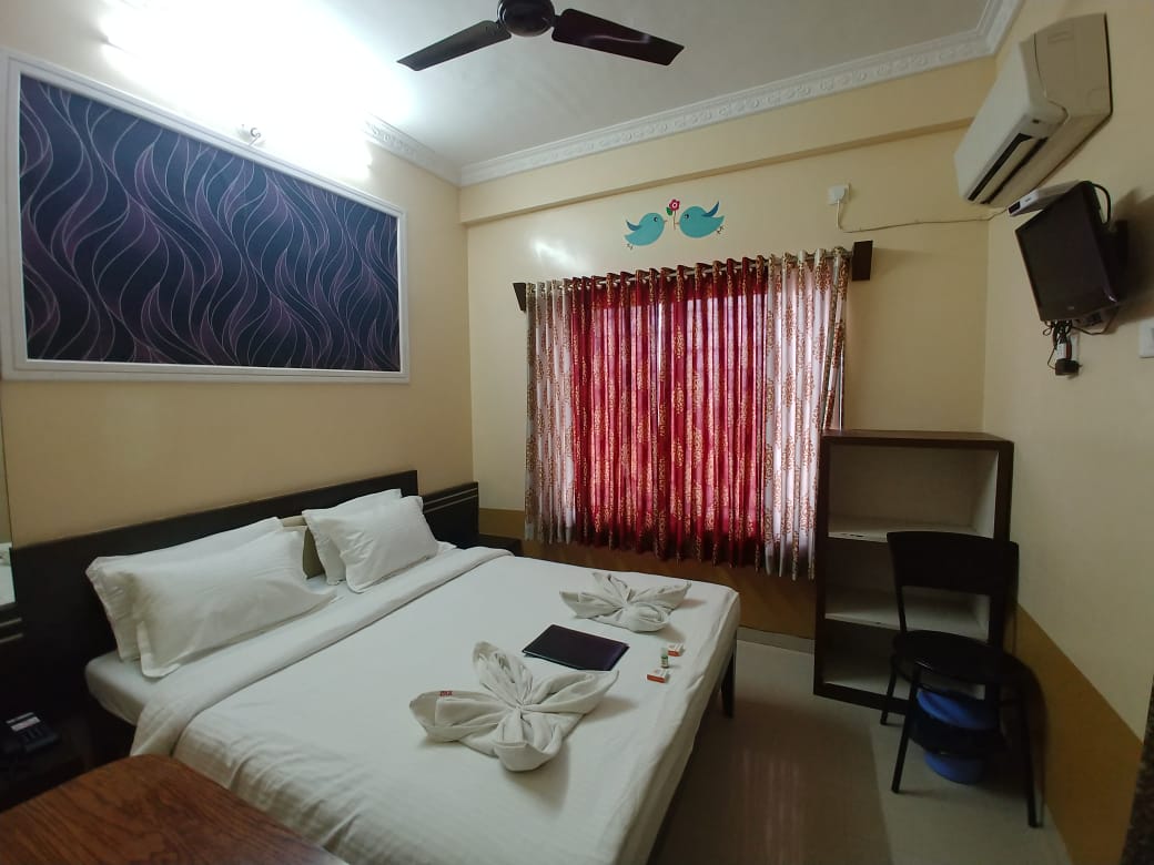 Double Bed Non-A.C 1