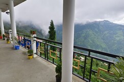 Snow View Homestay Dawaipani By StayApart, Darjeeling